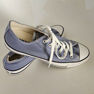 NWOT Converse Chuck Taylor All Stars - W9 / M7